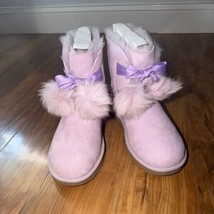 UGG - Lavender Fur-Trimmed Boots with a bow and Pom poms